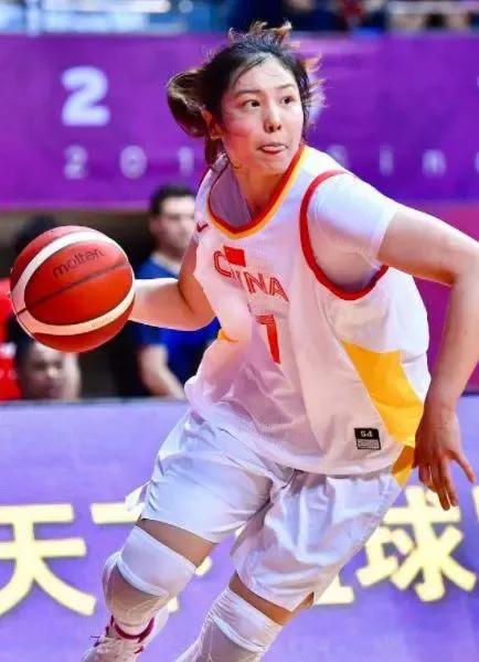 中国女篮战胜日本，获得亚洲杯冠军，感谢15位女篮功臣！