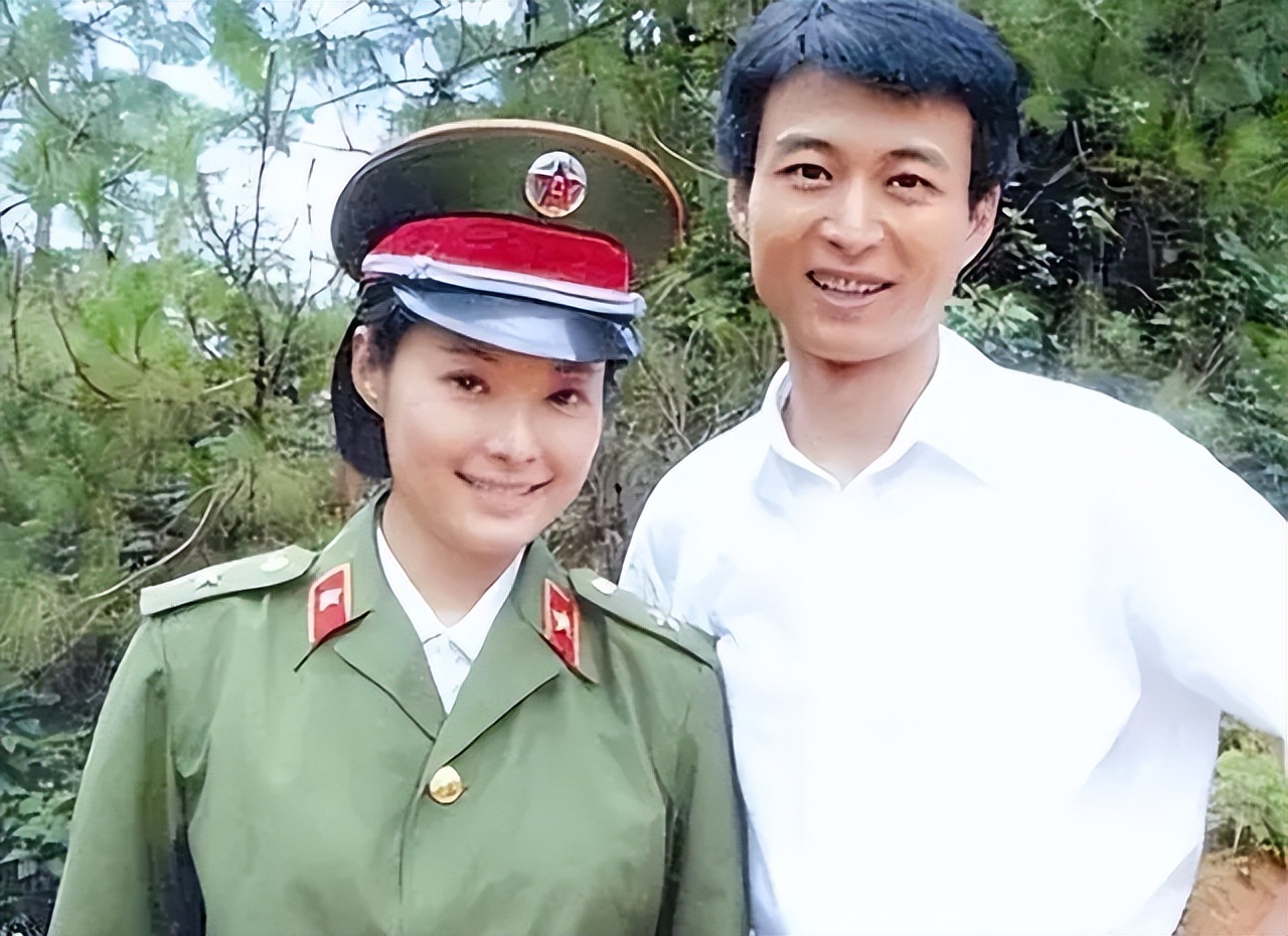 袁立偷狗搞笑视频,袁立讲偷狗的视频