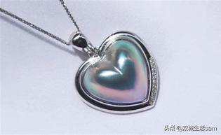 马贝珠珍珠,英国女王绿松石胸针