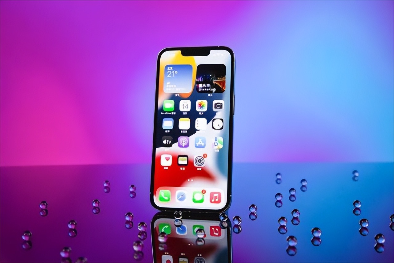 高考完买苹果手机还是安卓手机,高考完买iphone要买最新吗