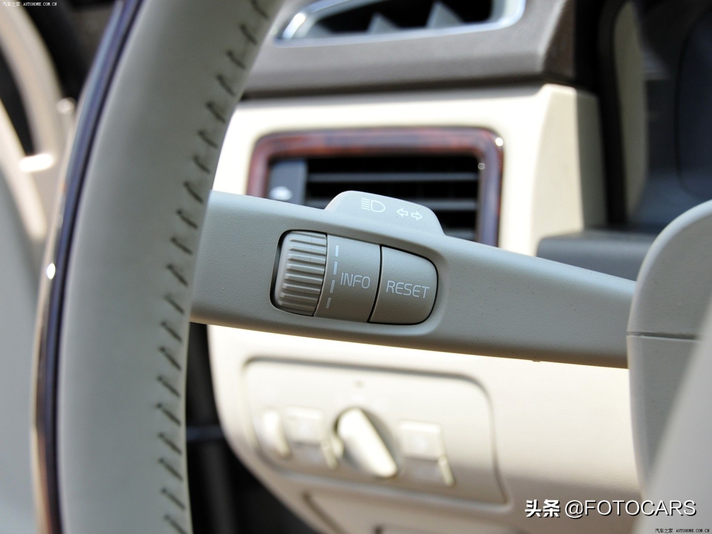 沃尔沃s80l内饰后视镜,沃尔沃s80l内饰碳纤维