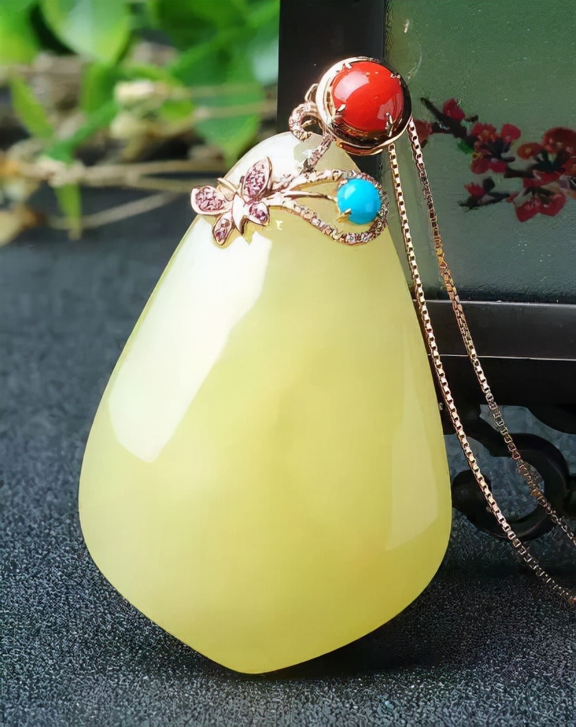 好的蜜蜡有什么特征,蜜蜡越黄越好还是越透明越好