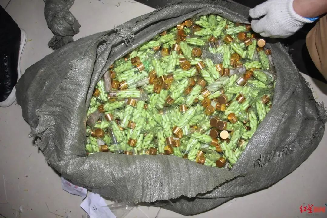 违法团伙淀粉加“伟哥”制售假药,淀粉加伟哥赚200倍暴利团伙被捕