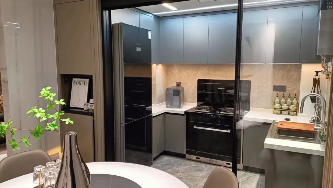 简约装修温馨厨房图片欣赏,家庭小厨房装修设计效果图