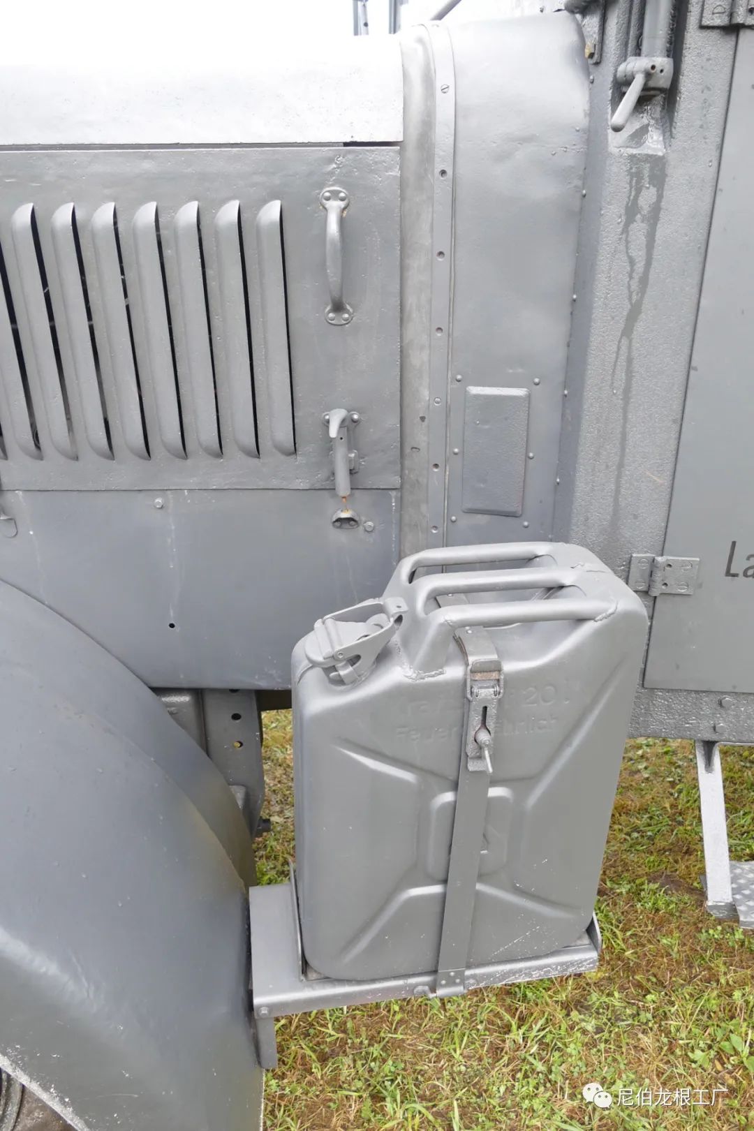 德国上世纪八驱军用重型卡车,德国重型军用越野卡车详细讲解