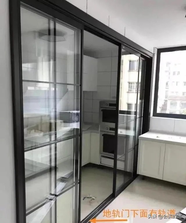 厨房吊轨推拉门如何挑选,厨房推拉门怎么把吊轨改地轨
