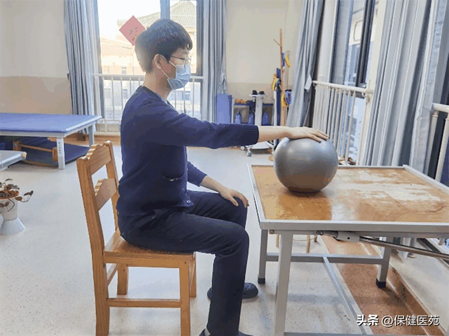 肩关节半脱位的居家康复指导