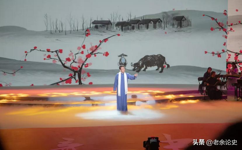 中国诗歌的语言特点凝练性,诗歌语言特色可以从什么角度分析