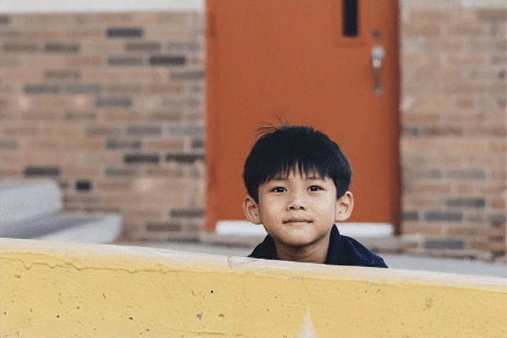 男孩起名带三点水的字寓意好,三点水和金字旁的男孩名字