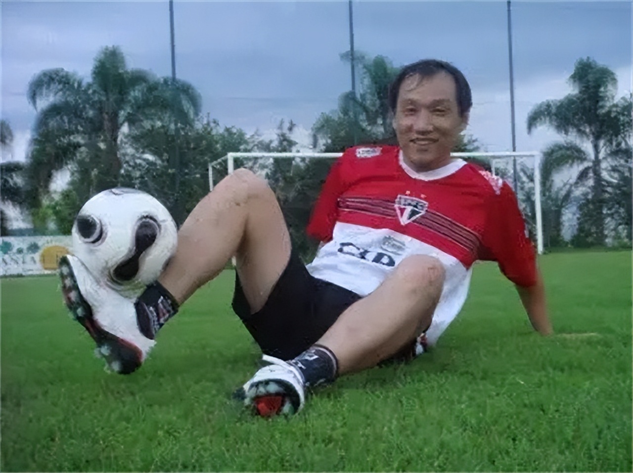 前国脚孙贤禄和贝利互换球衣,孙贤禄最新消息