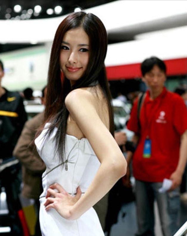 张馨予被拍丑照,翟凌兽兽张馨予快乐大本营