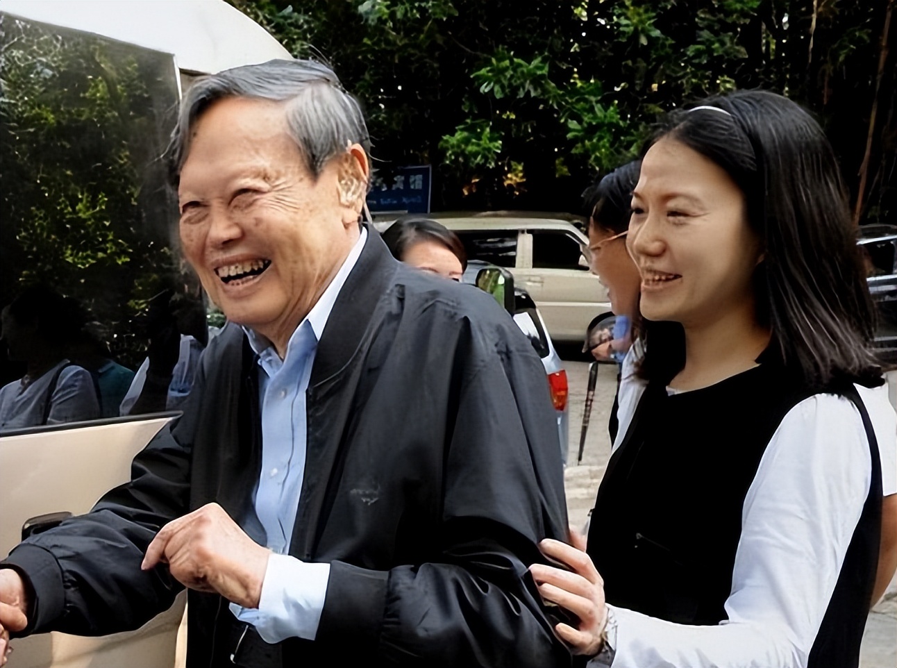 杨振宁百岁之际翁帆披露相处细节,翁帆为何要嫁差54岁的杨振宁