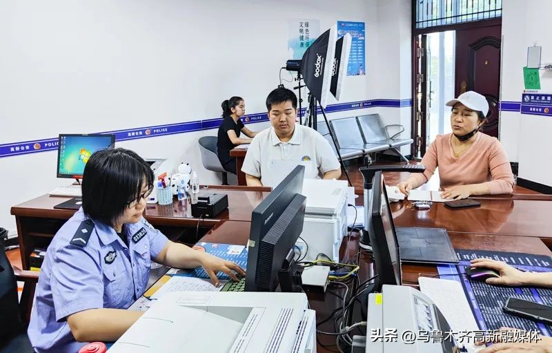 新时代文明实践站爱心助学,新时代文明实践关爱弱势群体