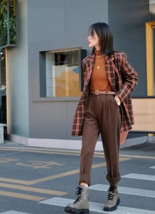 格纹西装休闲风格给人什么感觉,复古绿格纹西装怎么搭配