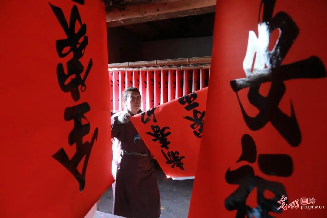 文房四宝笔墨纸砚用行书怎么写,文房四宝笔墨纸砚日积月累意思