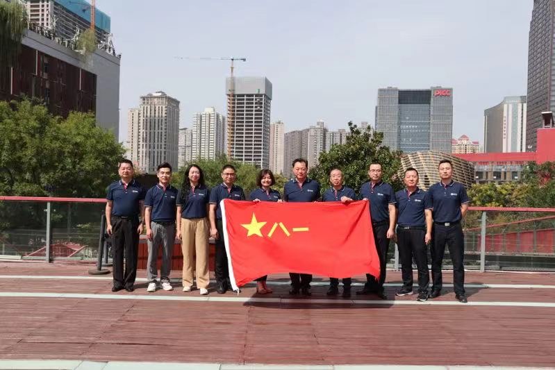 *转军**律师陶克俭践行终身学习纪实：戎装换律袍，铸就奋斗样本