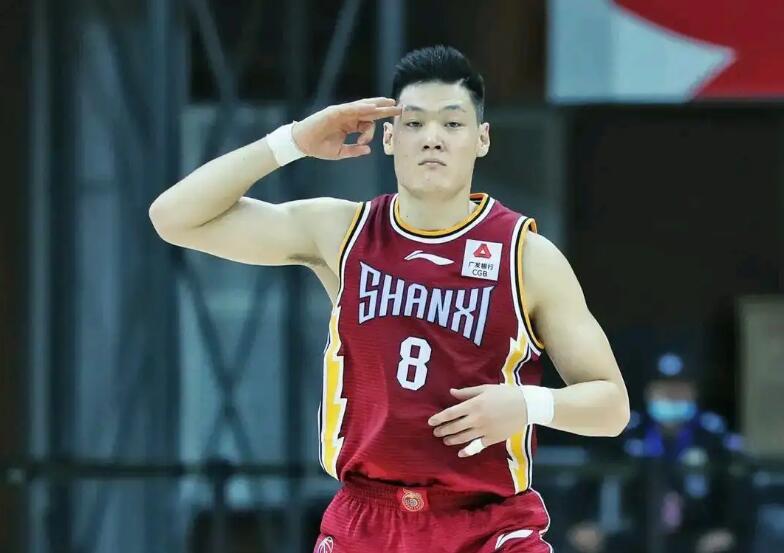 两战34分末节上演个人秀,北大魔王再进化,他给大学生球员树标杆