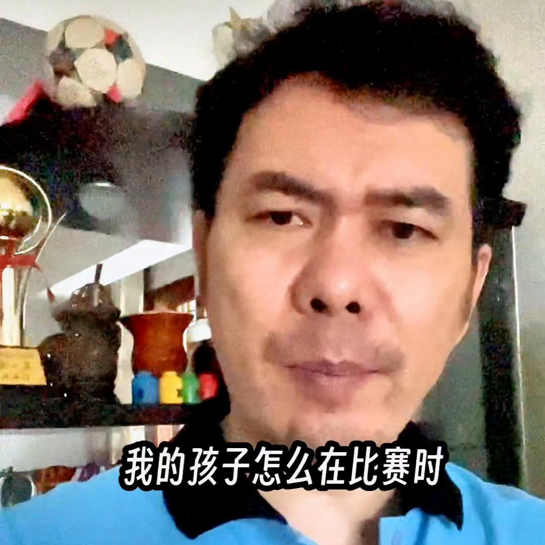 校园足球孩子的出路,孩子踢足球不敢抢球怎么办