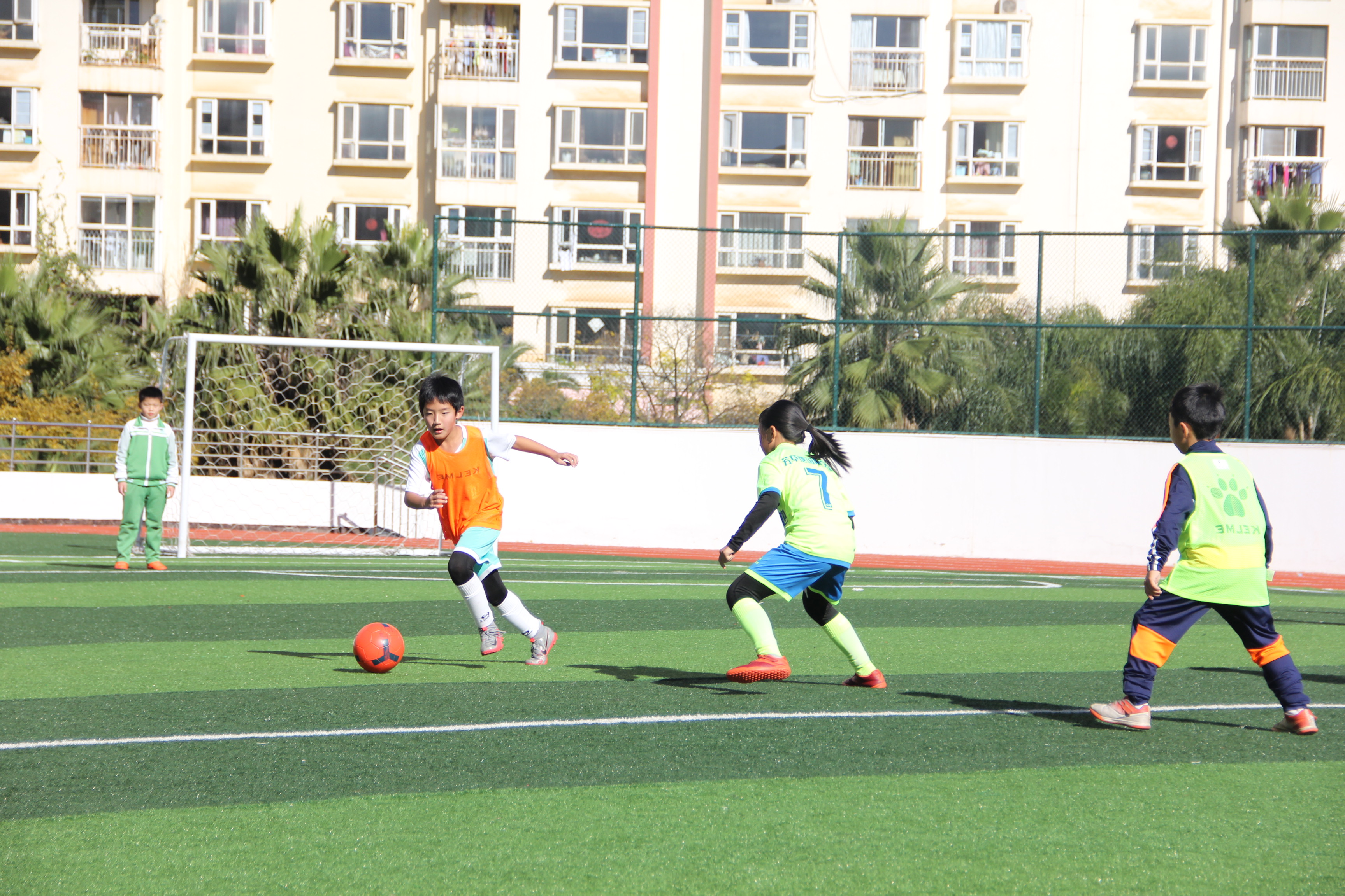 昆明市芳草地国际学校好进吗,昆明足球特色学校排名前十