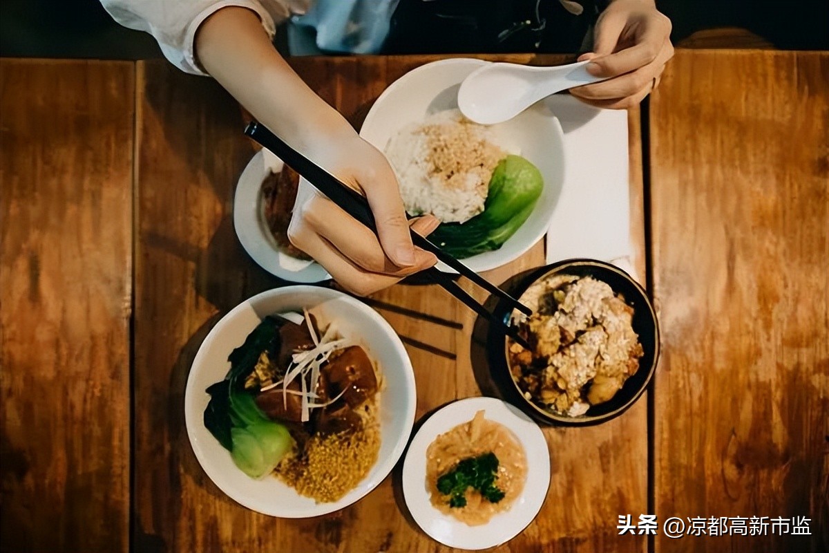 早上空腹吃酸性食物,空腹吃酸性食物对胃的伤害