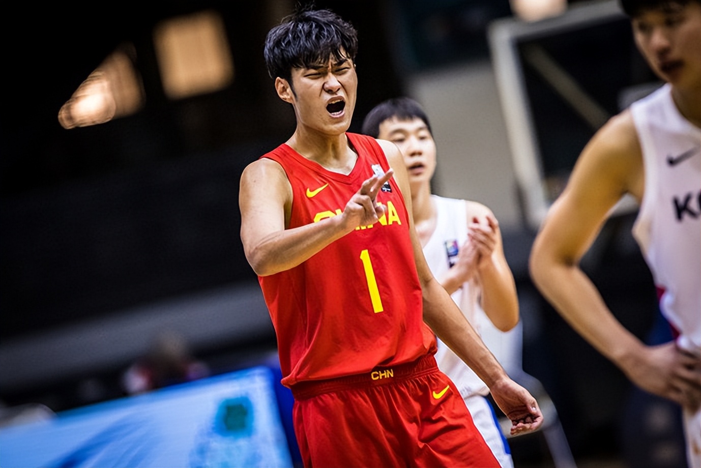 中国队胜韩国队红黑榜,5主力1奇兵各显其能,3人“辣眼睛”