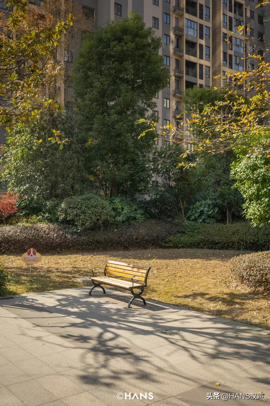 浣忔瘺鍧埧鐨勬墦宸ヤ汉,浣忔瘺鍧眿鐨勫勾杞讳汉