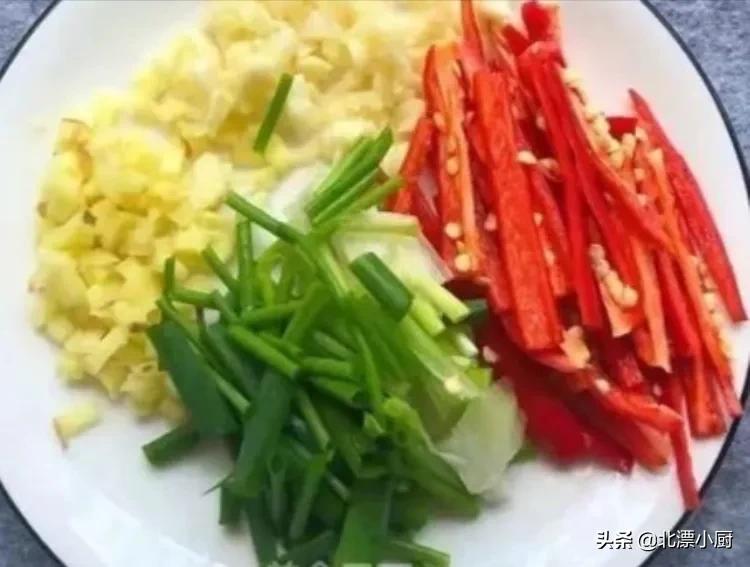 怎么煮莲藕使莲藕不发黑,莲藕焯水不变黑的方法