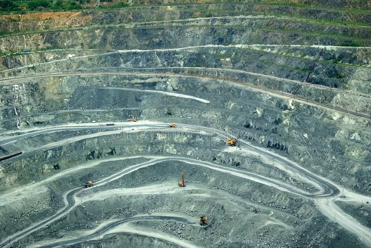 世界第二大经济体与美国差距,世界第二次大战日本跟中国的外交