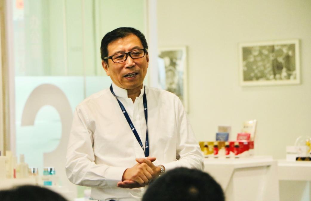 1瓶9块,年入70亿!中国最“土”老字号,为什么还没倒?