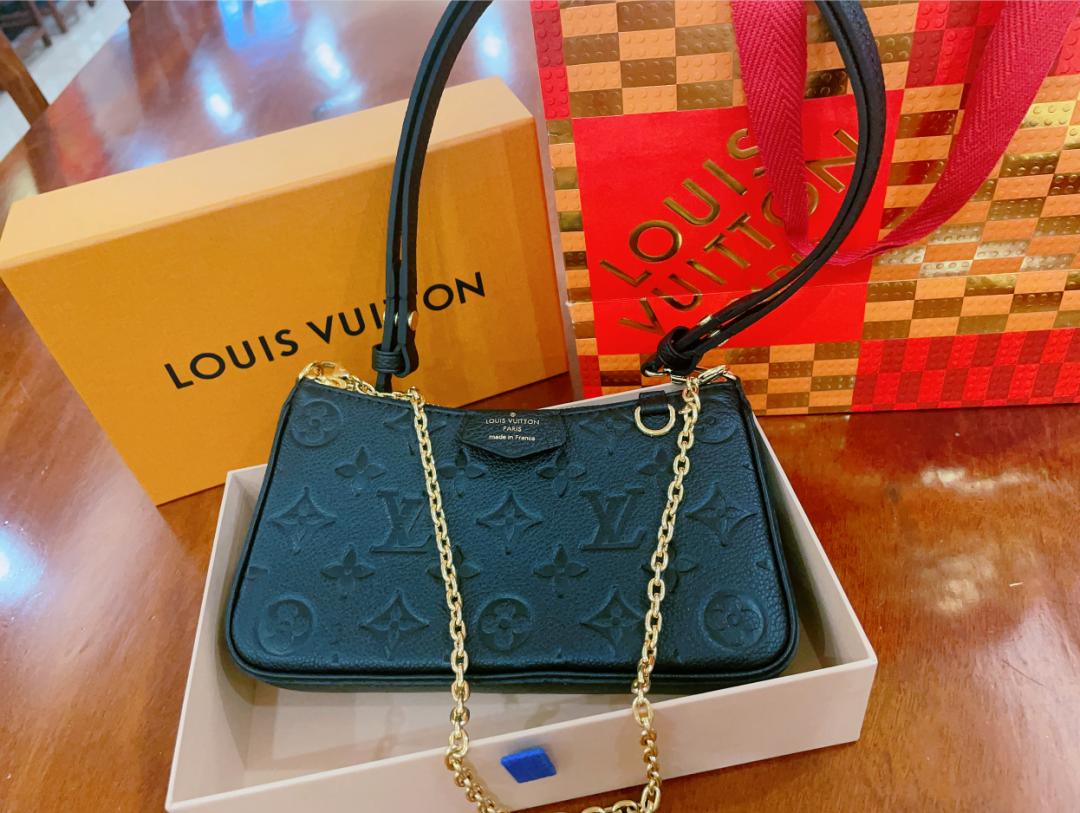 lv的腋下包值得购买吗,lv和香奈儿包哪个值得买