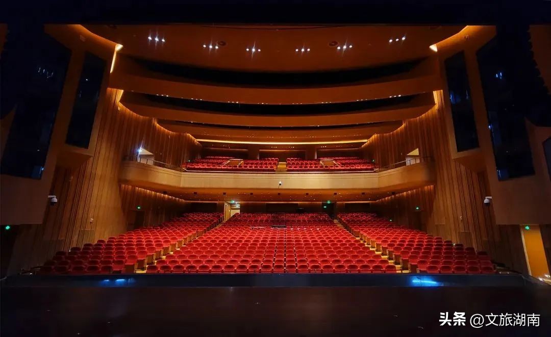 宝安区文艺精品展演,各地文艺演出异彩纷呈