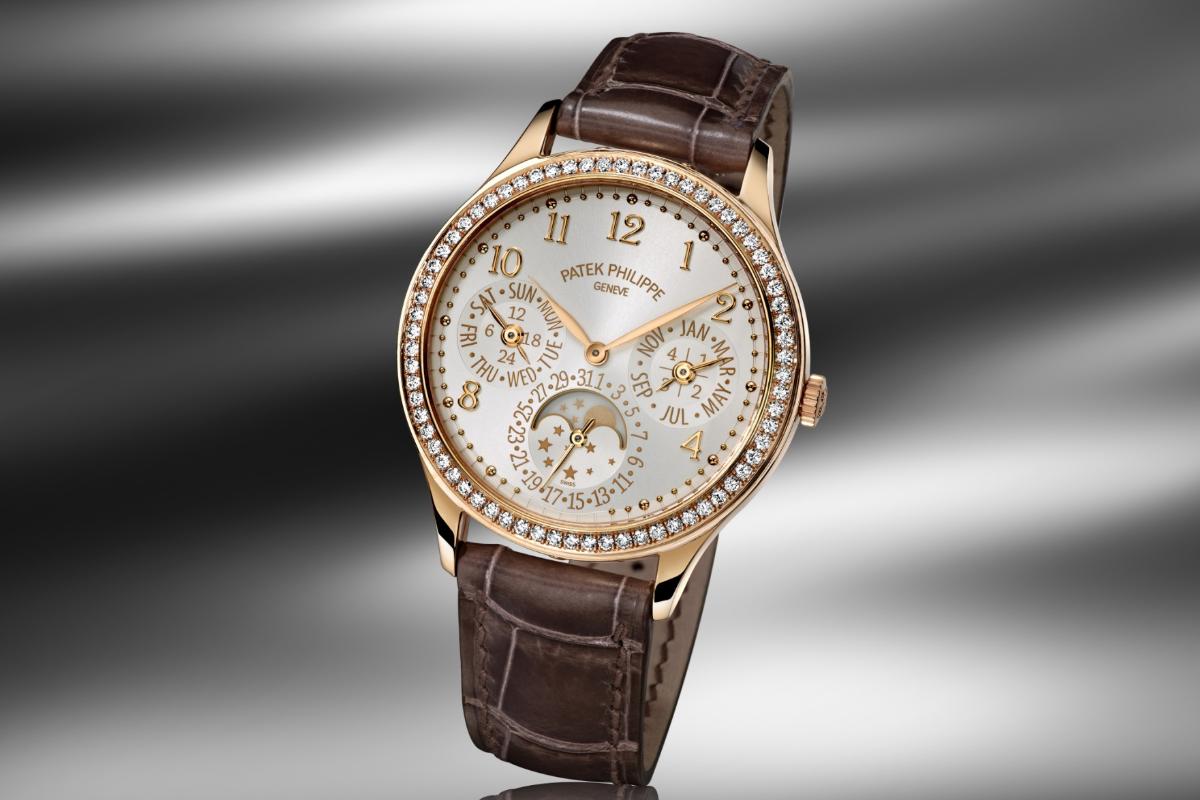 世界上最贵的羽毛,世界上最贵的羽毛一瓶水就30万