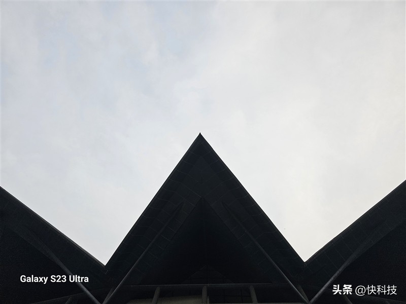 三星galaxys22超大杯,三星galaxys23ultra湖屿蓝评测