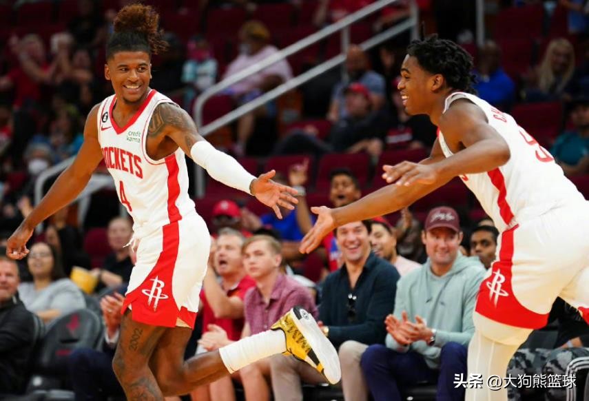 申京对抗约基奇火箭队首发,约基奇第二名