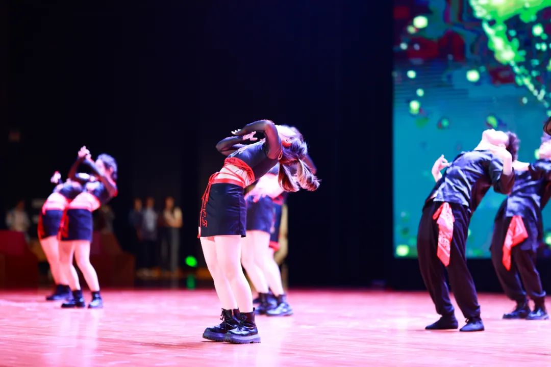 浠婂鑸炲姩,浠婂鑸炶捣鏉ュ箍鍦鸿垶