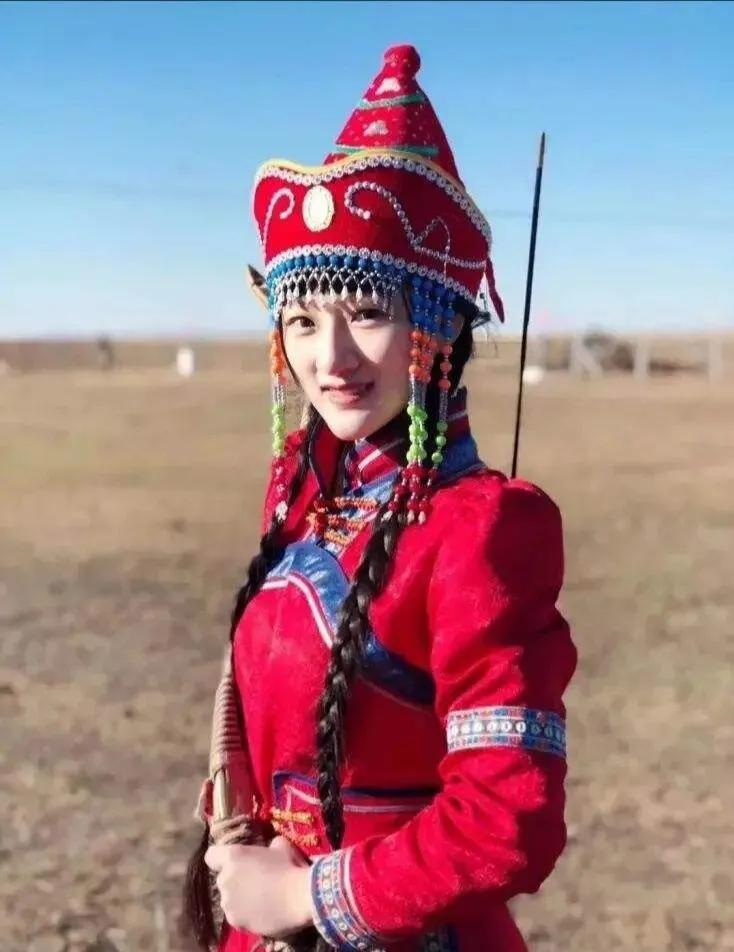 五十六个民族服饰合集满族,五十六个民族服饰视频