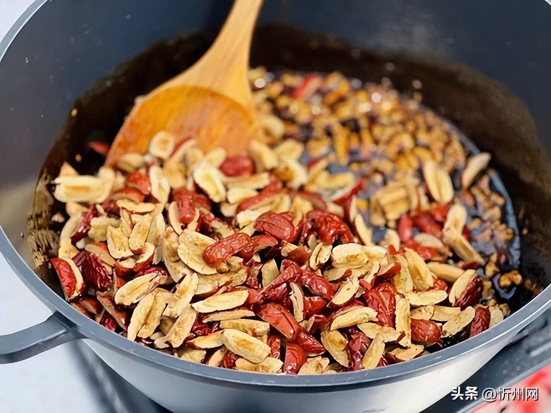 阿胶糕为什么不能吃多了,阿胶糕每天吃几块最好