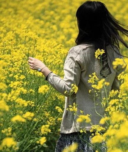 男子捡到戒指丢掉被判8万,男子捡到戒指丢掉被判8000元