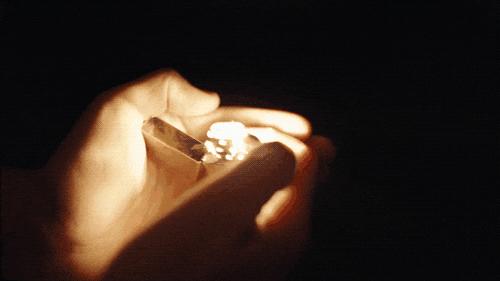 24岁女孩缝出巨型子宫，请人走进去，感受被母体包裹的温柔