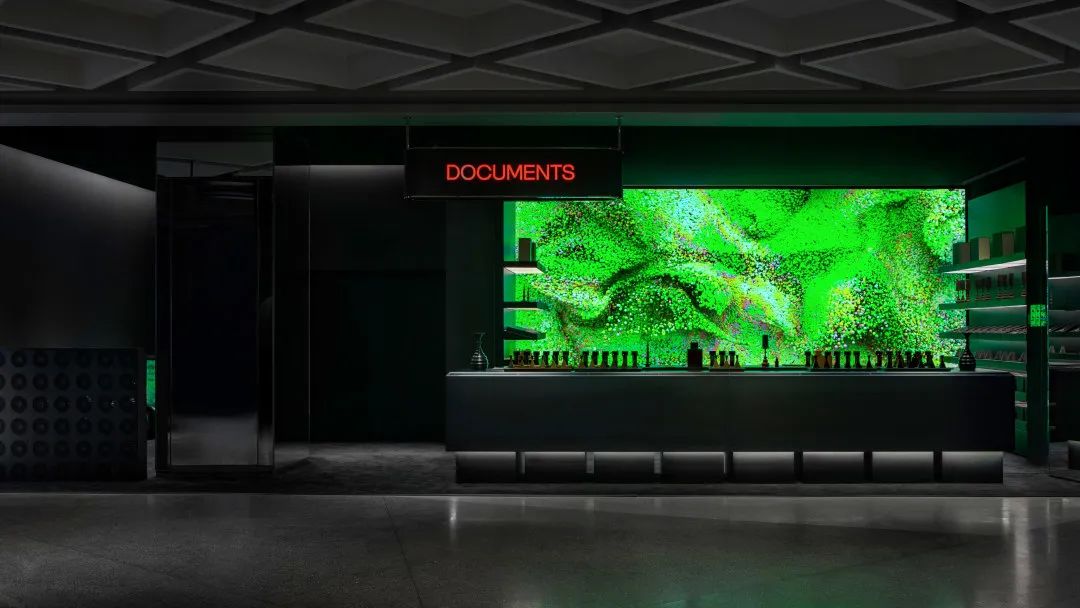 小*香众**水在中国，又美好又残酷