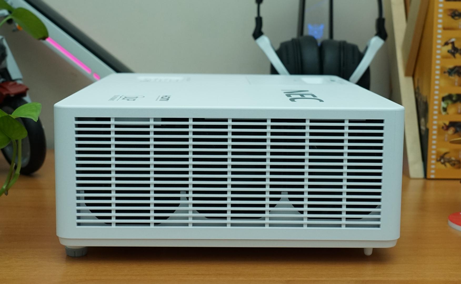 激光投影和nec投影仪哪款最好,necrgb激光投影机