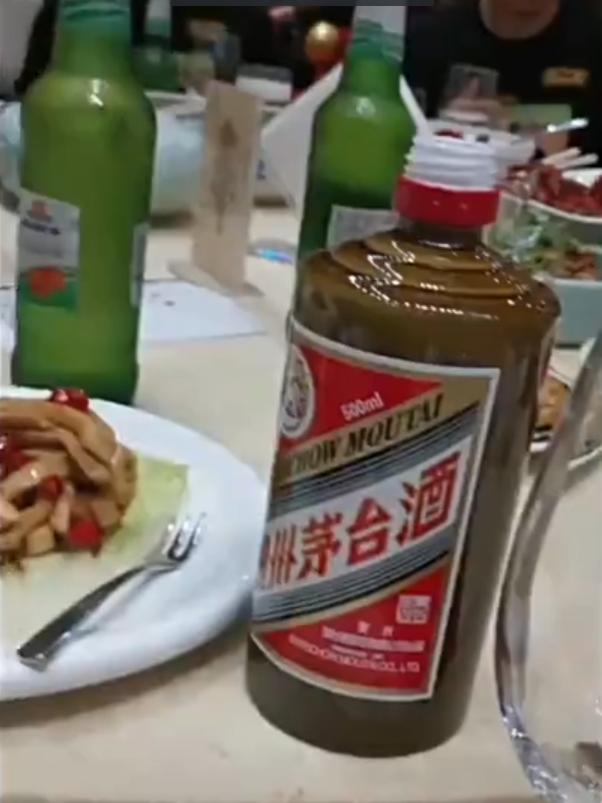 杨鸣现场照片,辽宁队双喜临门杨鸣