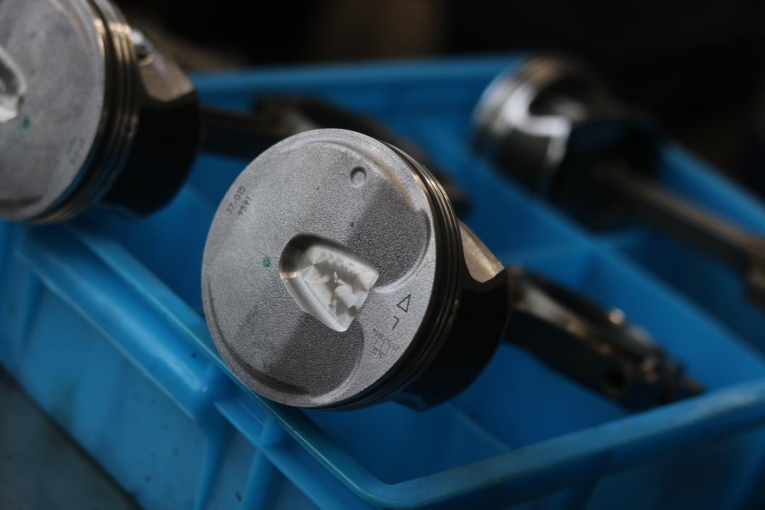 破烂的车变成新车,破烂的车子翻新