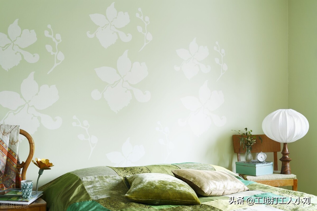 贴墙布工钱是多少,贴墙布的师傅一年能挣多少钱