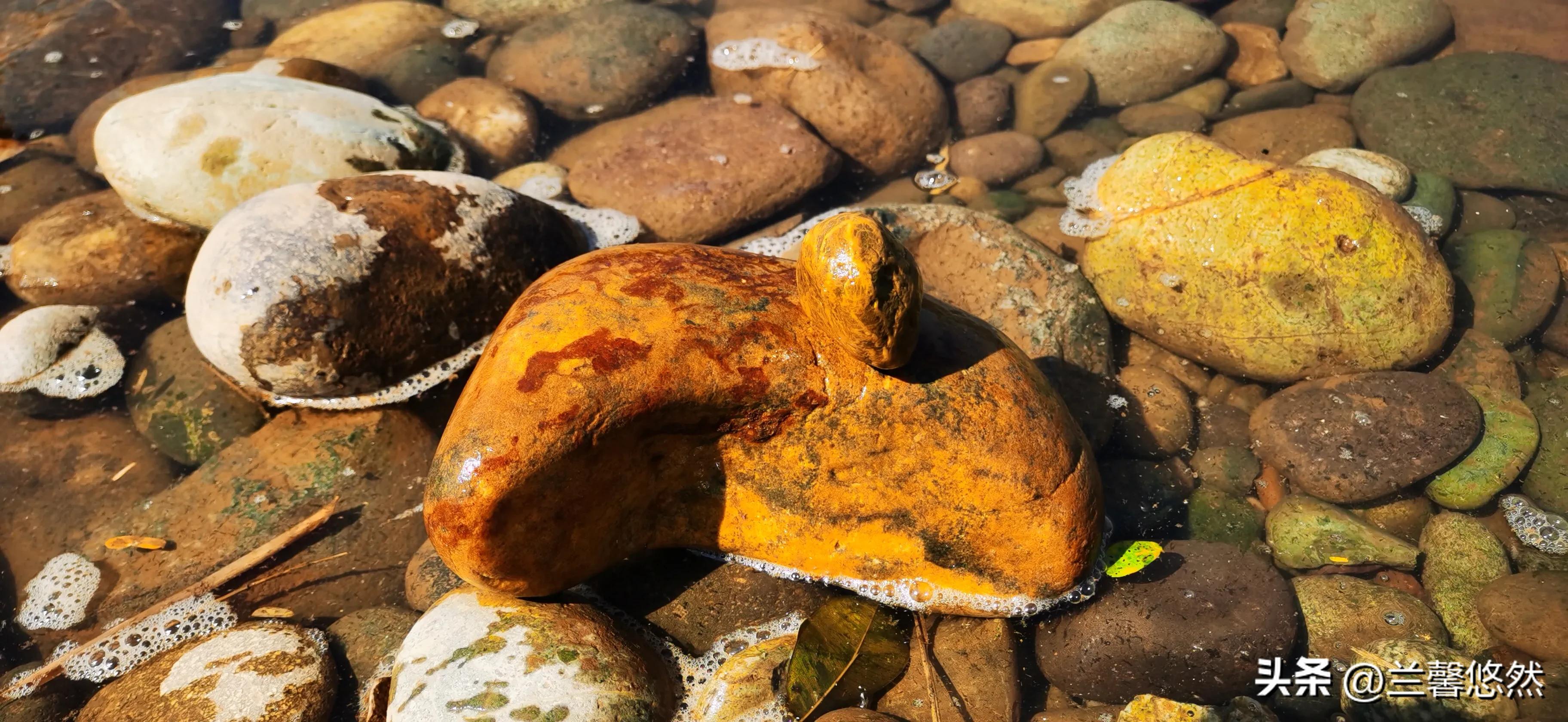 思茅港彩色石头,彩色绚丽的石头哪有