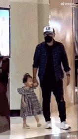 狮子魔性的笑声笑死人,狮子搞笑片