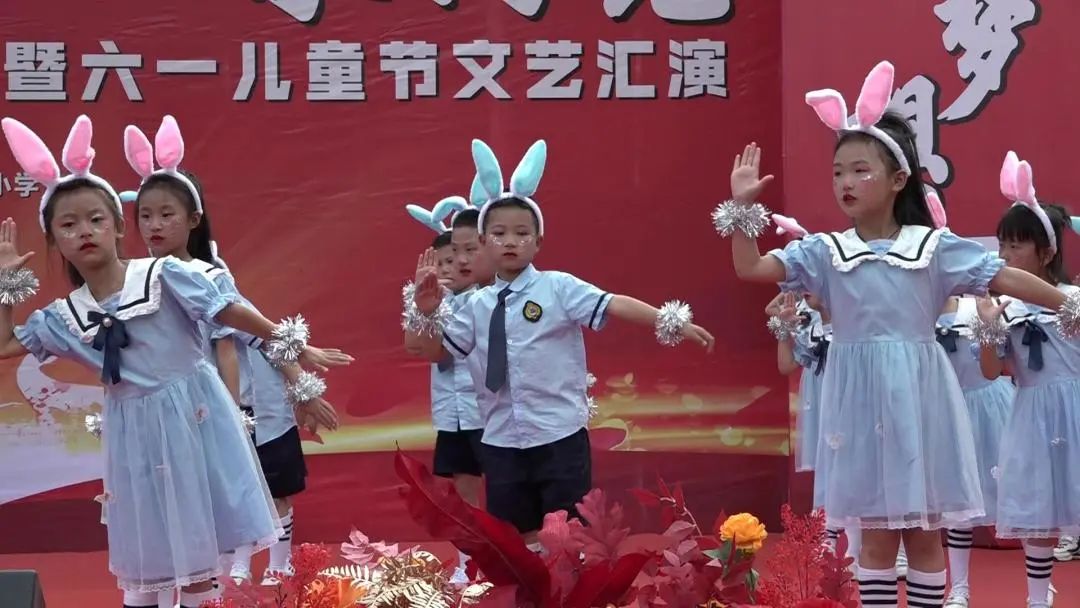 桐梓县学校六一儿童节,萌娃欢乐多幼儿舞蹈