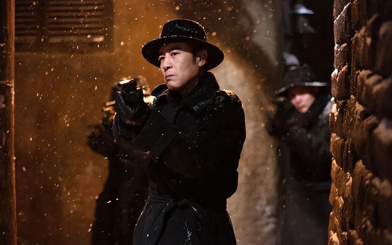 深渊257:方城很后悔说出了她的身世,想不到接电话的人会是他