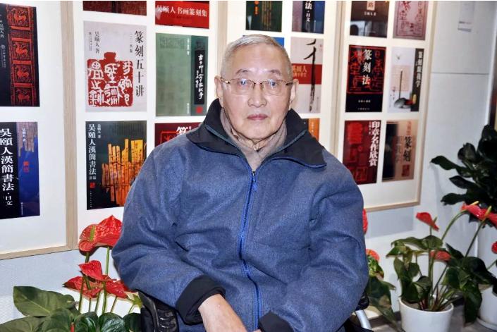 “白玉兰奖”吴越:给中风父亲安装家庭电梯,她的单身是父亲的痛