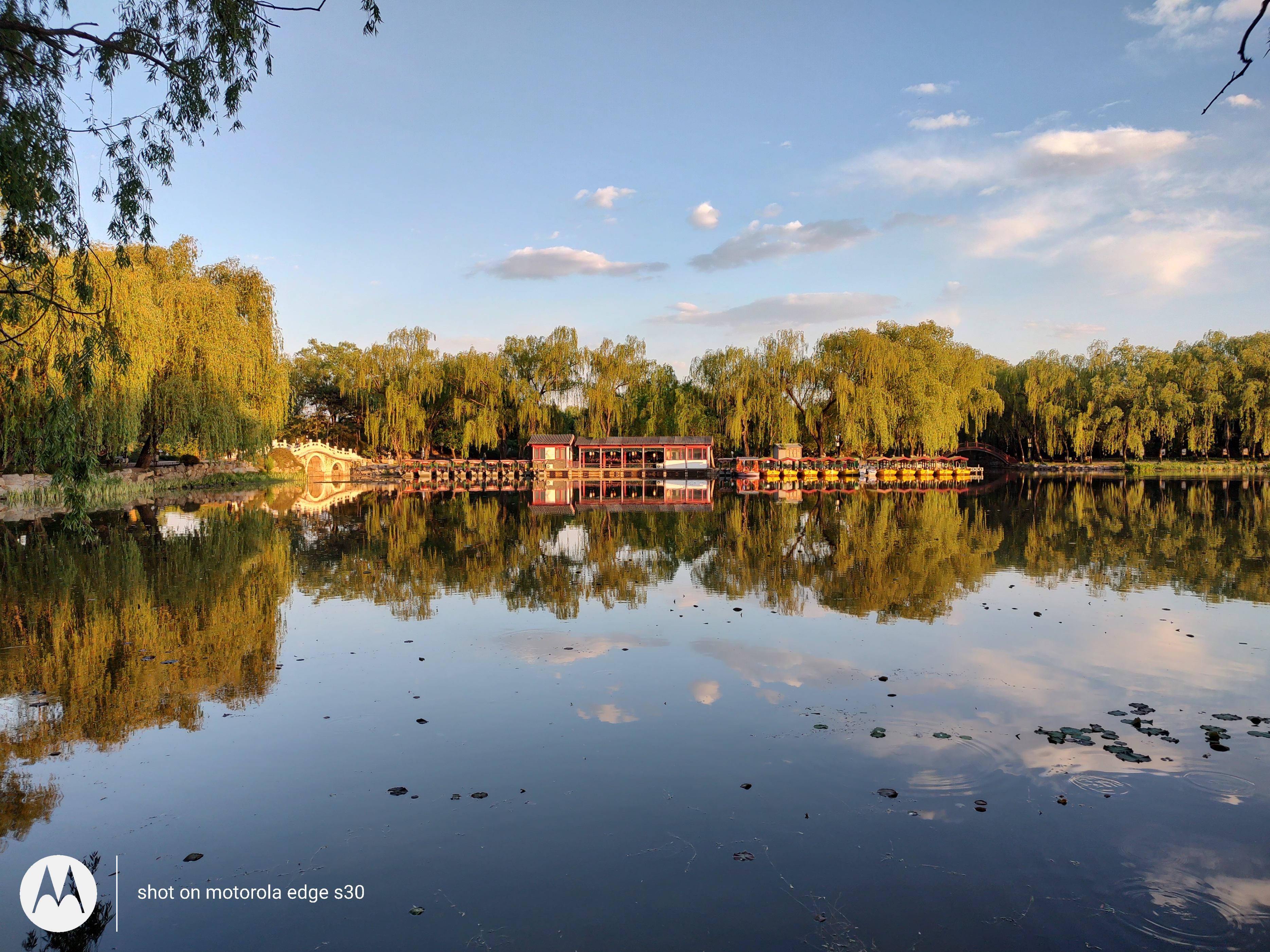 motoedges30手机,motoedges30值得入手吗